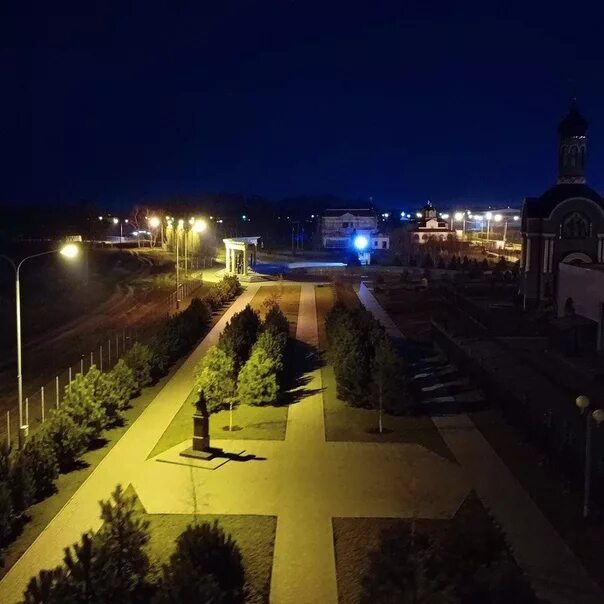 Зенин михайловск. Парк михайловск ставропольский край. адмиральский парк михайловск ставропольский край. парк адмирал михайловск ставропольский край. парк в михайловске ставропольского края.