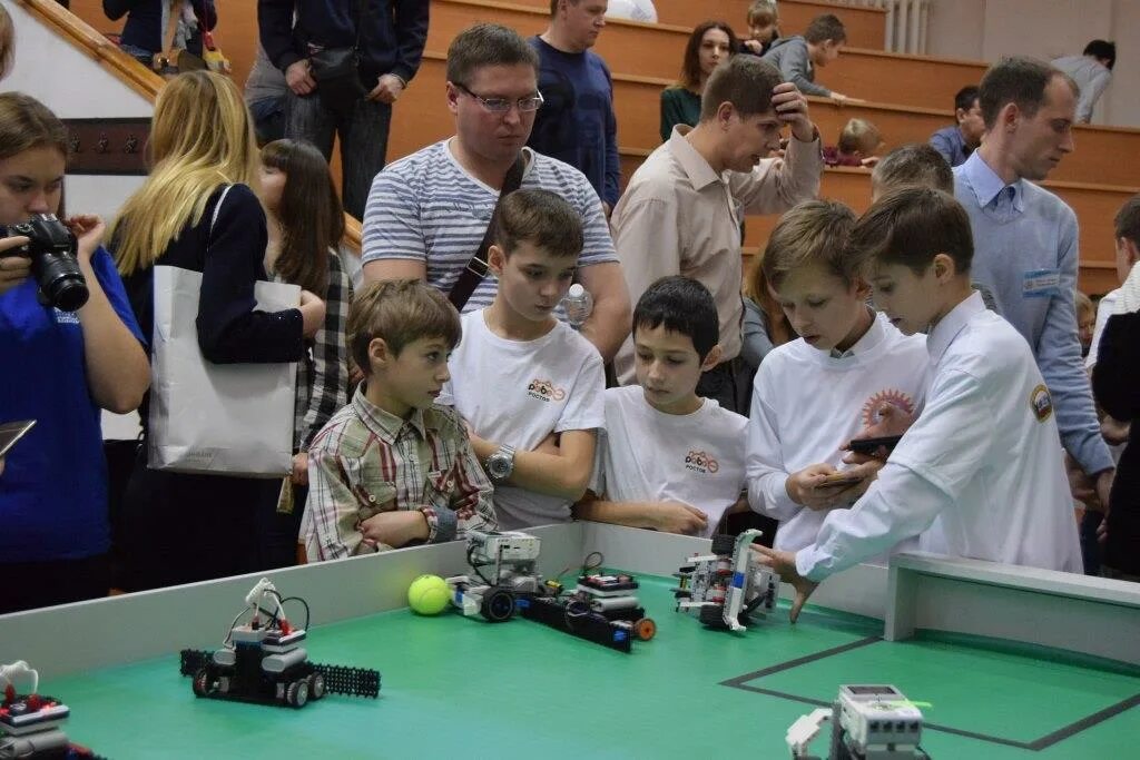 Детский технопарк кванториум анапа. Фото робота соревнования лестницы. Кванториум курск аэроквантум. Робототехника курск. Молодые исследователи.