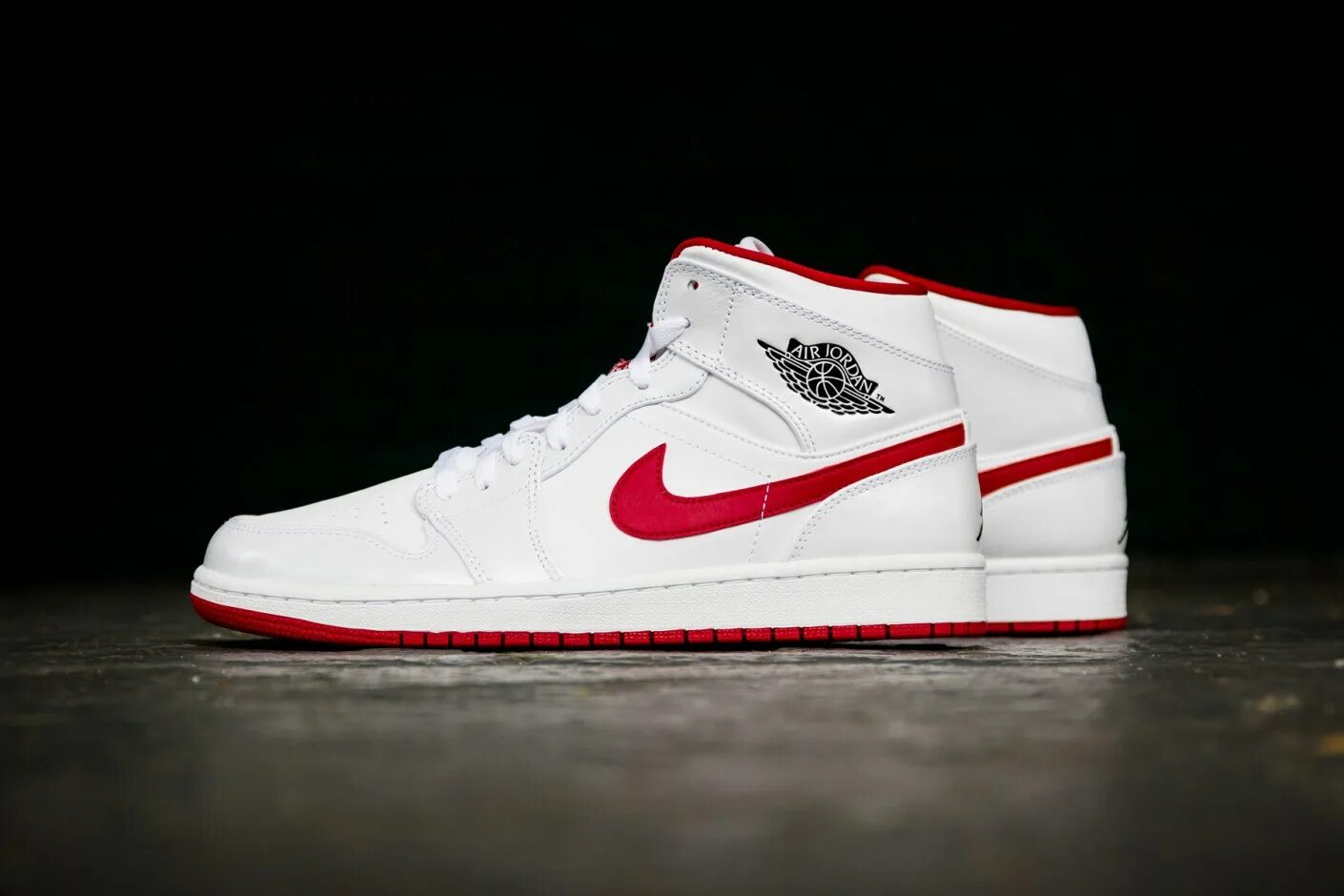 Кроссовки jordan 1 mid. Nike Air Jordan 1 White. Nike Air Jordan 1 Red White. Air Jordan 1 Red.