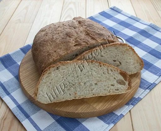 Хлеб из отрубей в духовке. Домашний хлеб с отрубями в духовке. Черный хлеб с отрубями. Бессолевой хлеб отрубной. Хлеб постный с отрубями.