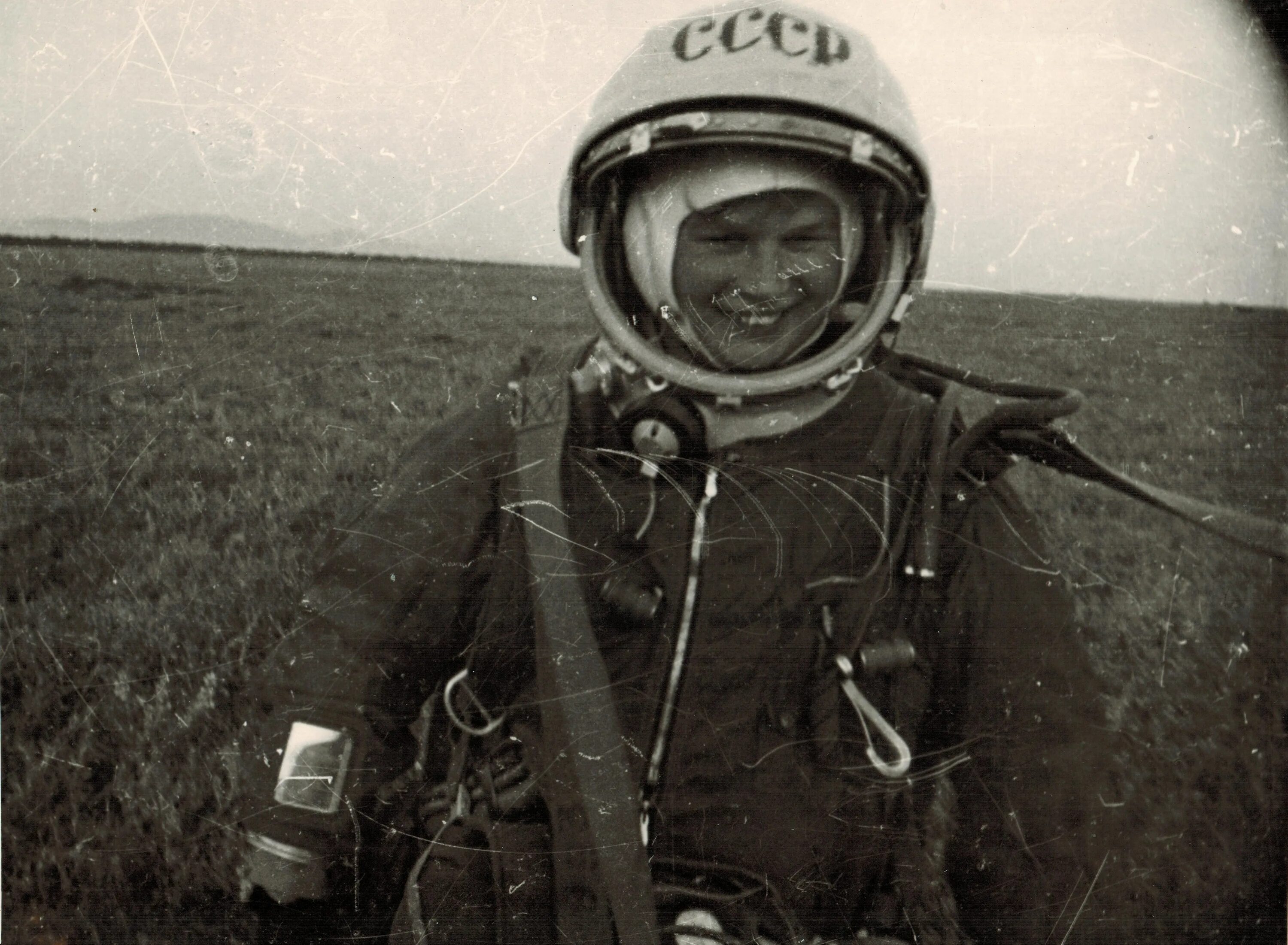 Терешков космос. Валентина терешкова космонавт. валентина терешкова 1963. валентина терешкова полет в космос. валентина терешкова в космосе.