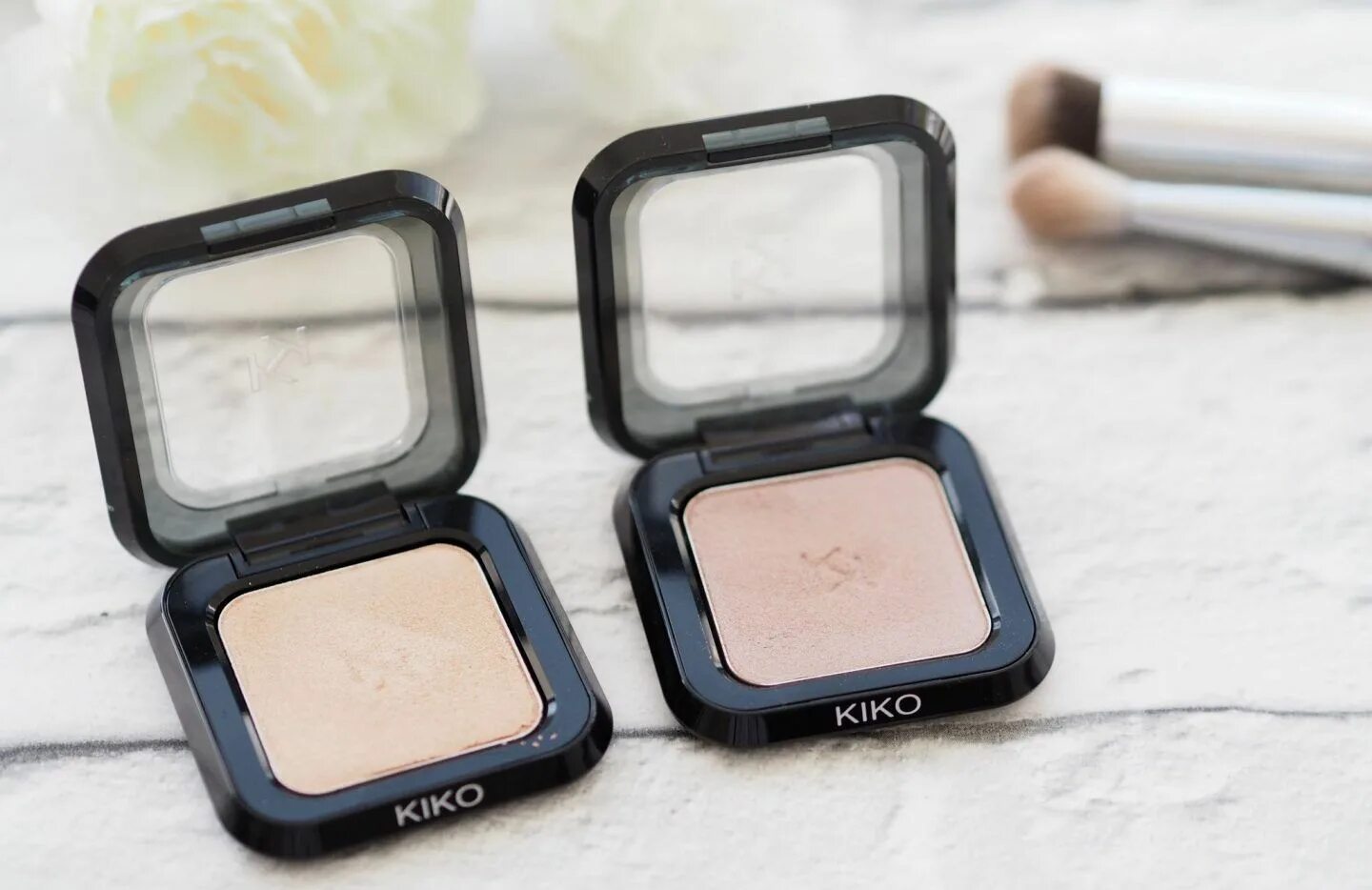 Kiko тени 25. Тени кико милано блестящие. Тени кико оттенок 20. Kiko eyeshadow - мусс тени. Kiko milano water eyeshadow 202.