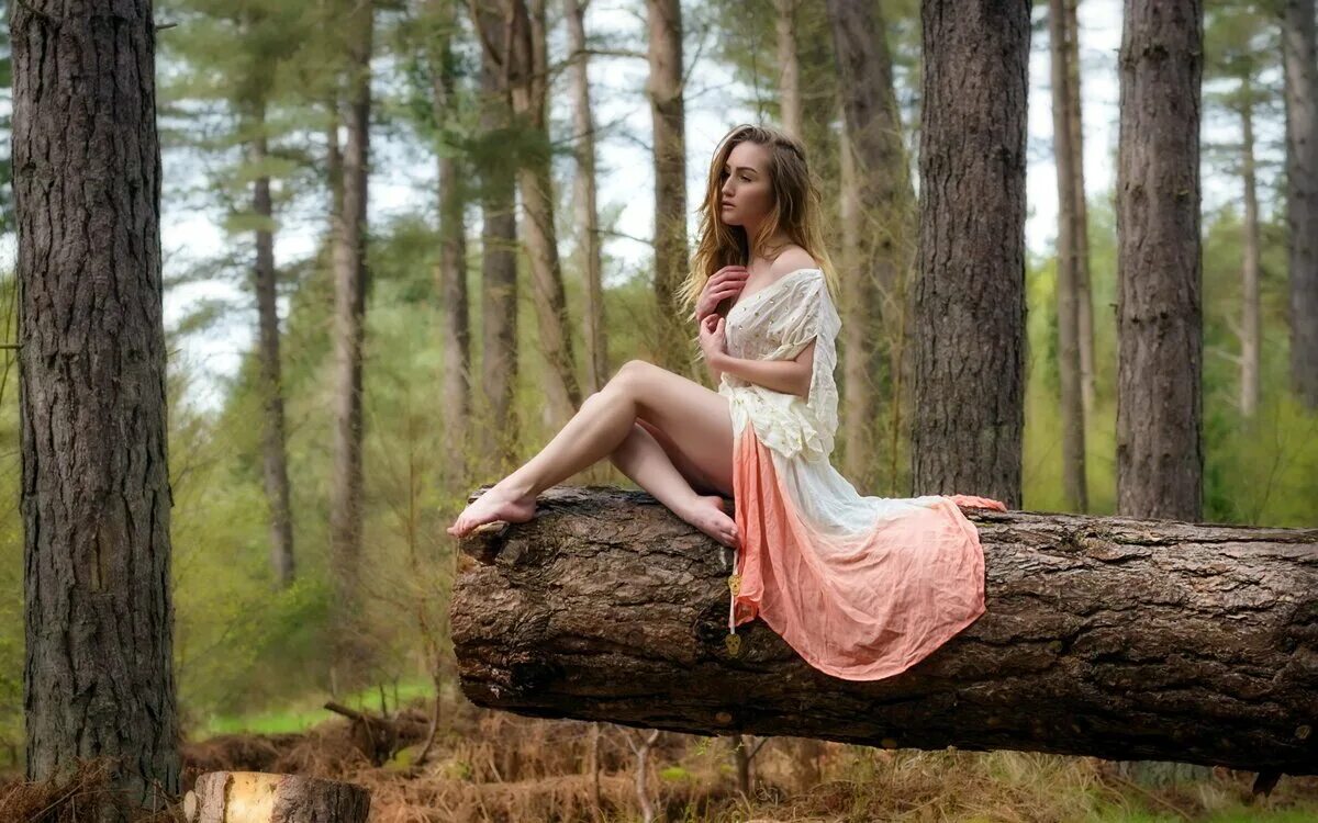 Имеет ее в лесу. Кирстен форест. фотосессия в лесу. девушка в лесу.