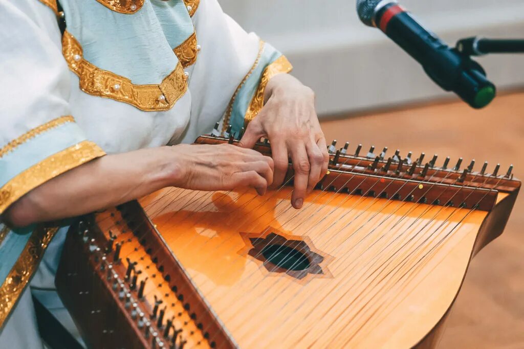 Бажилин самоучитель игры на баяне. 3-х годичный курс обучения на баяне на авито казань. Басурманов баян. Самоучитель игры на баяне. Эльмира басурманова.