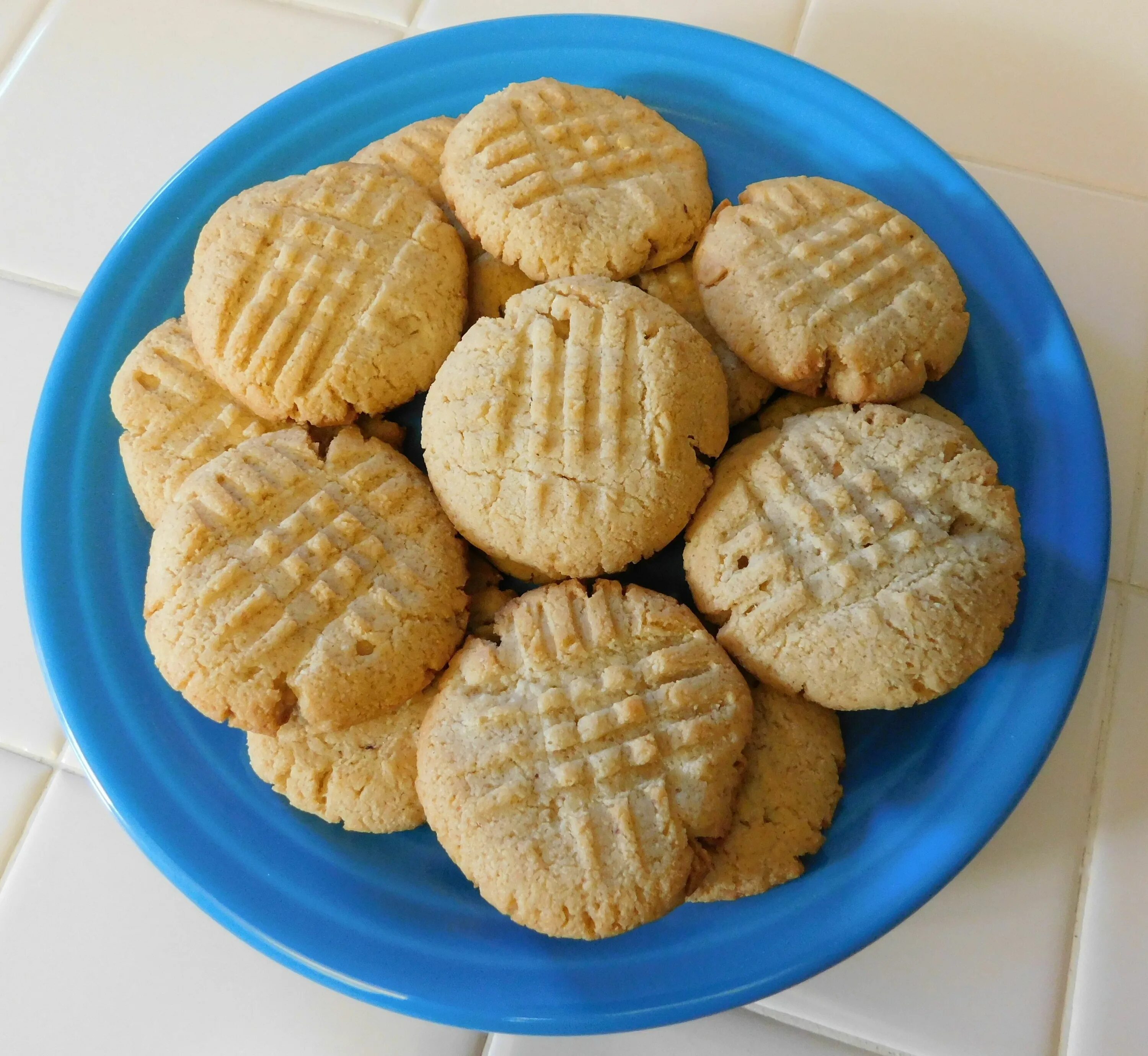 Sugar biscuits. Печенье. Печенье без сахара. Печенье Сахарок. Печенье в сахаре.