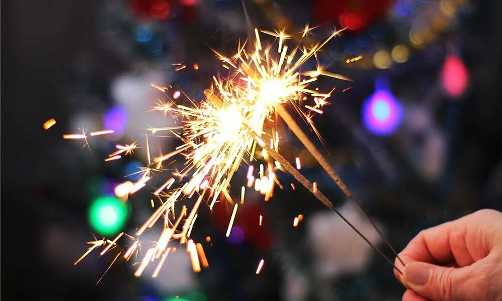 День бенгальских искр и гирляндных огней 3 января. Бенгальские огни днем. Картинки день бенгальских искр и гирляндных огней. Бенгальские огни рс1735. Бенгальские огни елка.