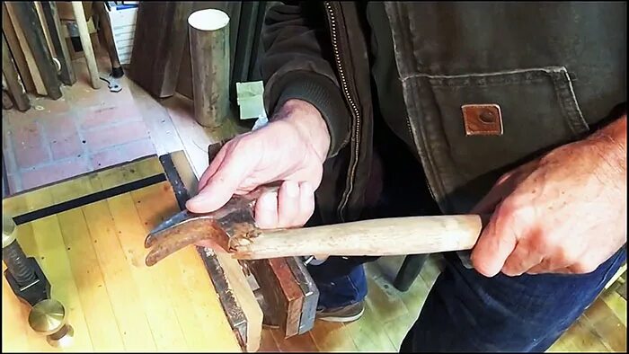 Из какого дерева делают ручки