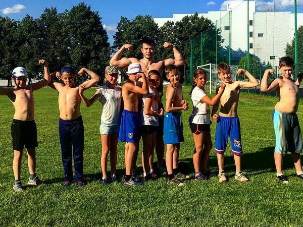 Спортивное направление в лагере. Спортивный лагерь. Спортивный лагерь для детей. Детский спортивный лагерь. Спорт в лагере.