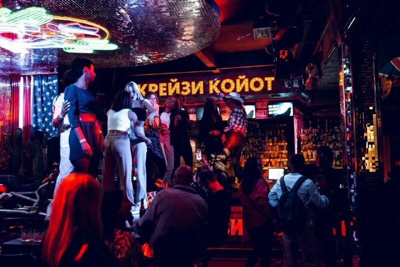 Molodezh bar трэш. Trash bar пермь. Трэш бар пермь ленина. Треш бары. Треш бары.