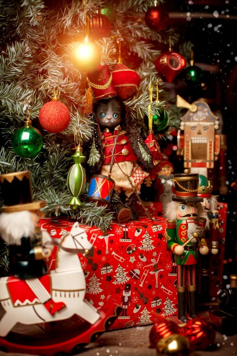 щелкунчик мягкая игрушка. щелкунчик. щелкунчик новогодняя. щелкунчик на елке. щелкунчик новогодняя.