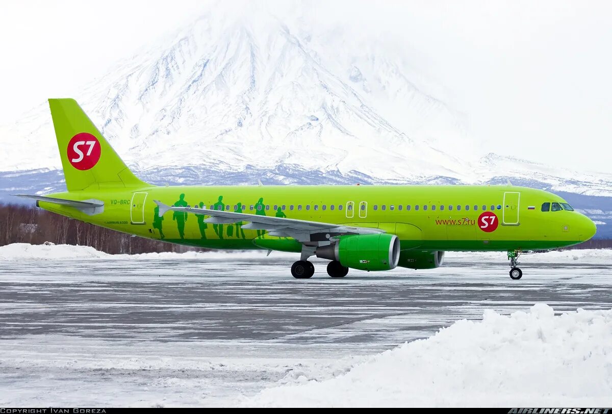 Самолеты авиакомпании сибирь s7. Самолёт s7 airlines домодедово. Самолеты с7 авиакомпания. Airbus a320 neo s7. Самолет джей севен.