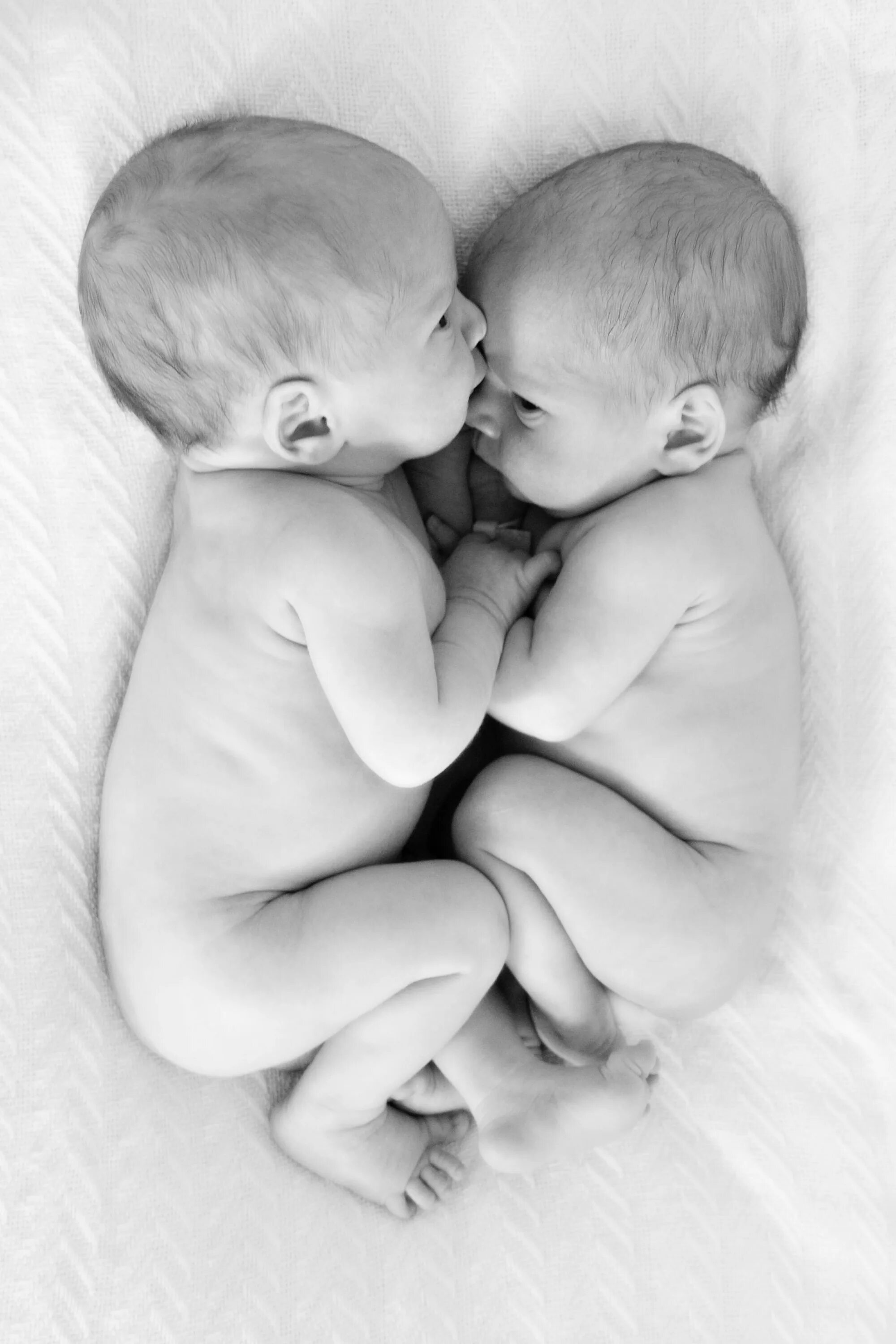 Шевелится двойни. Многоплодная беременность четверня. Шевелится двойни. Расположение плода на 31 неделе беременности. С рождением двойняшек.