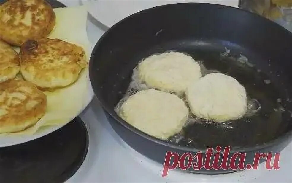Творожники без сахара и масла. Сырники на сковороде. Пышные сырники на сковороде. Форма для сырников на сковороде. Творожные сырники на сковороде рецепт с фото.