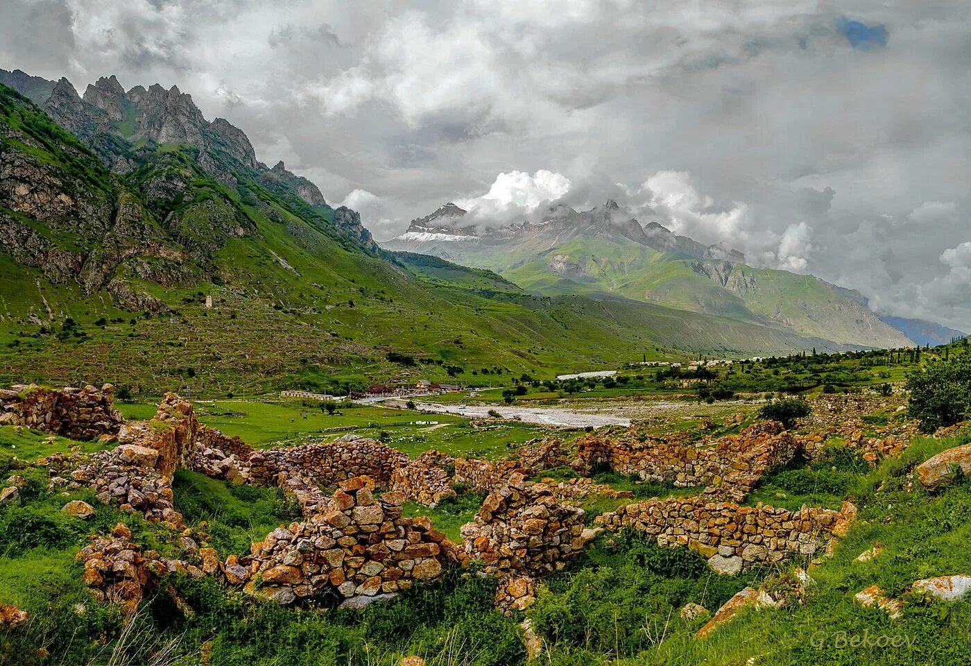 Язык кбр. Республика кабардино-балкария (кавказ). Безенгийское ущелье язык тролля. Родина кабардино балкария. Природа кбр.