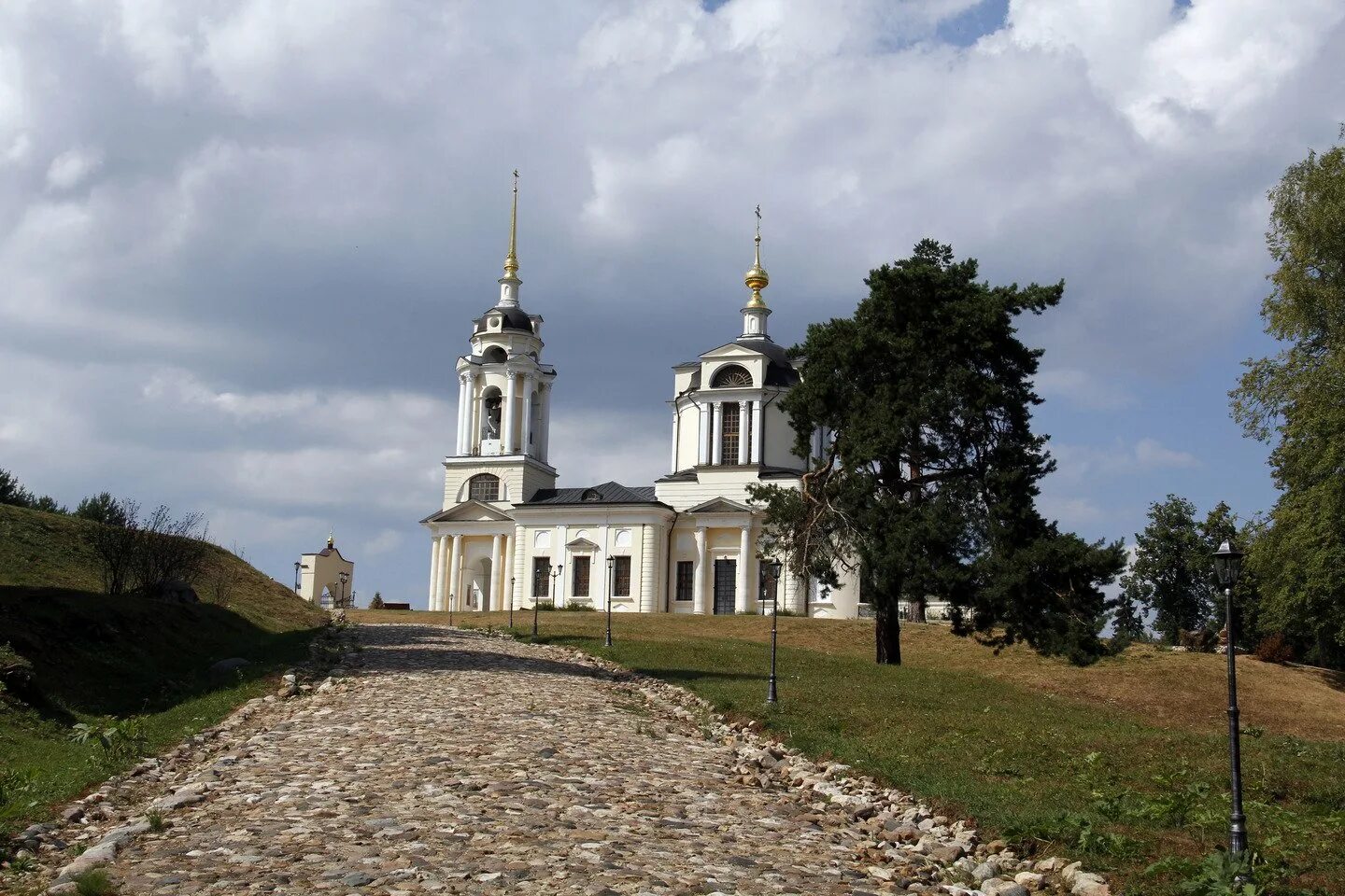 Руза Московская область церкви. Церкви Рузского района. Руза достопримечательности Кремль. Рузский Кремль Руза.