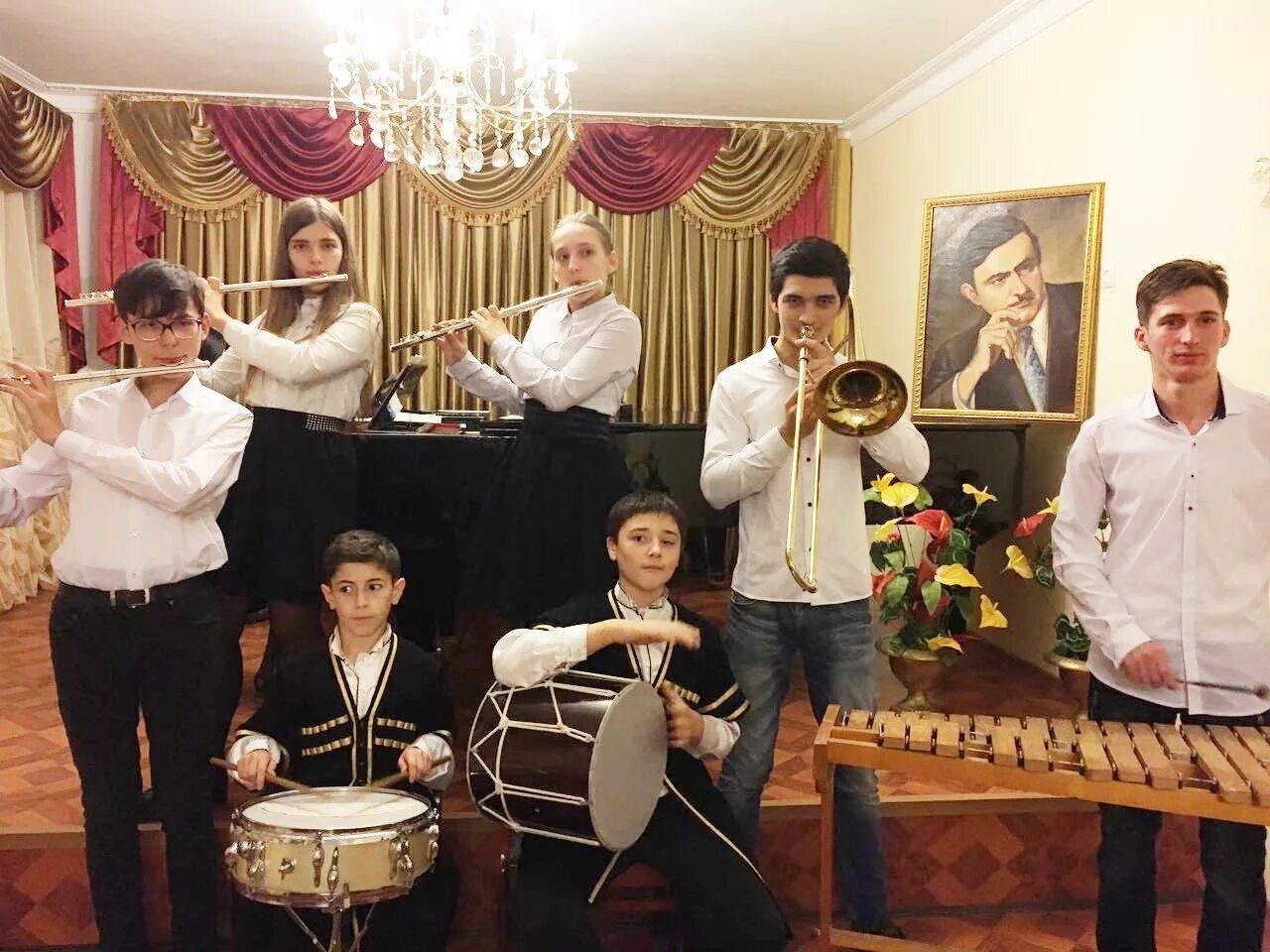 В каком городе находится музыкальное. Музыкальная школа Агабабова Каспийск. Детская школа искусств им с Агабабова г Каспийск.