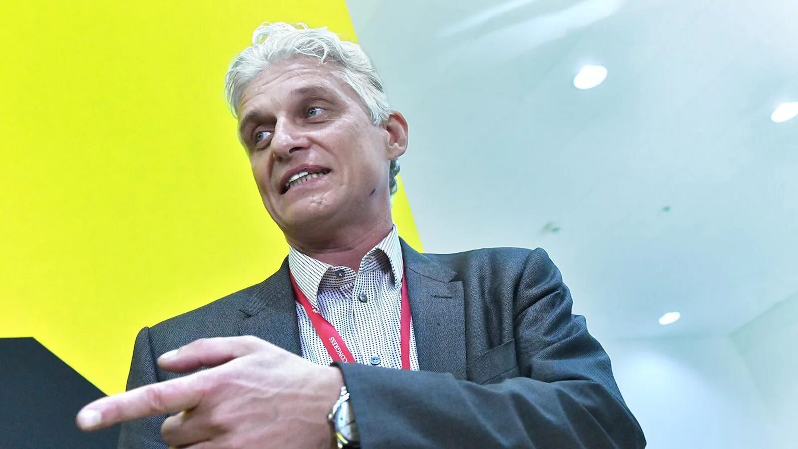 Олег тиньков фото 2022. Владимир потанин тинькофф банк. Тинькофф олег тиньков. Олег тиньков. Тинькофф мем.