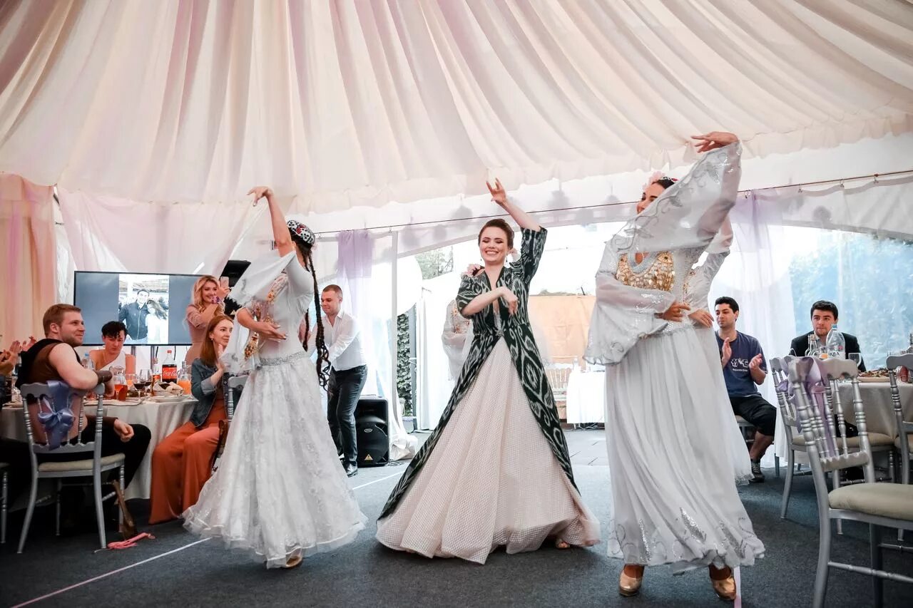 Келин салом в узбекистане. Миллий келин салом. Келин салом доира. Келин салом фото. Келин булай.