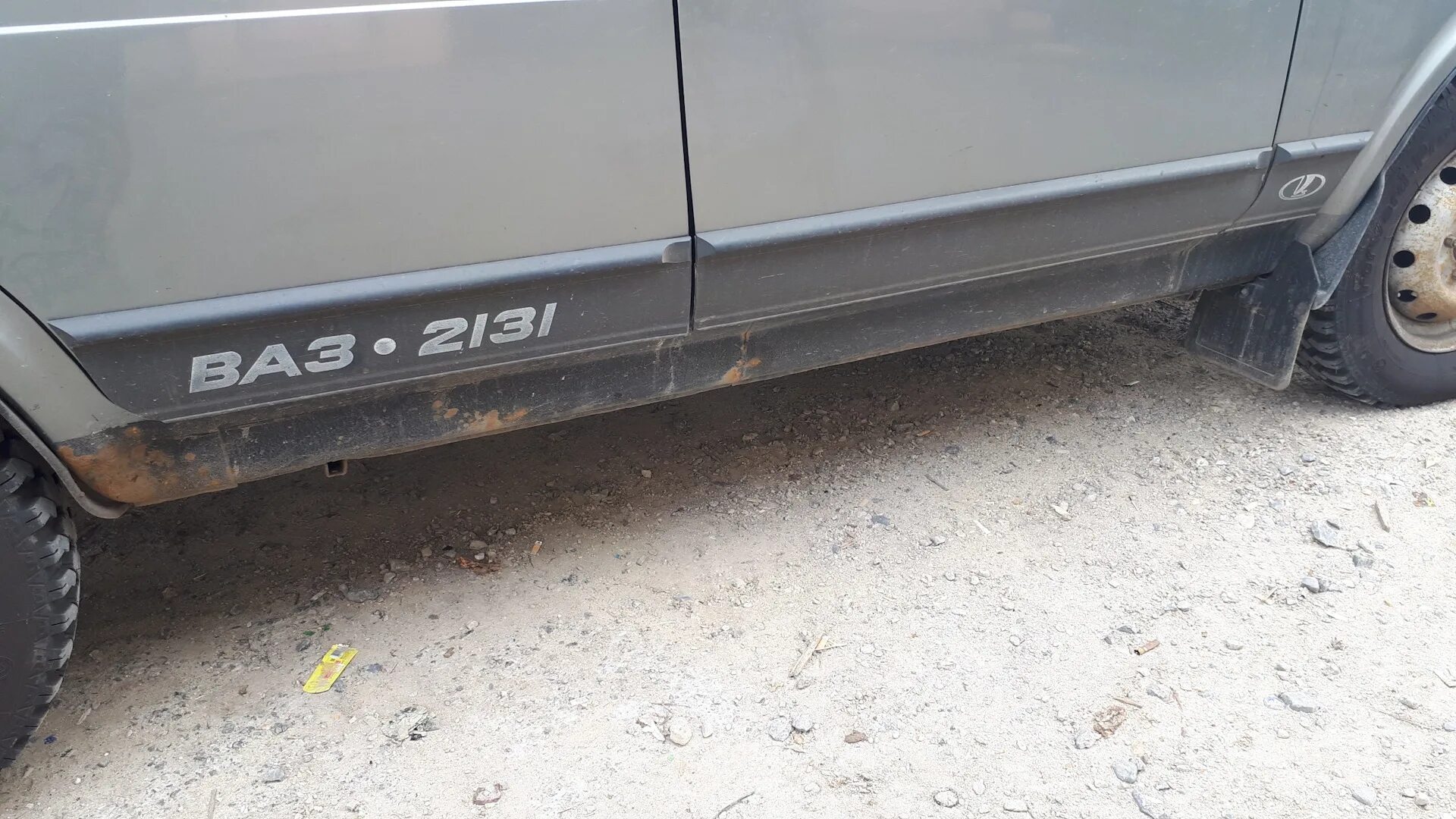 Пороги конец. Пороги на ваз 2131. пороги lada 2131. пороги на ниву 2131. пороги на ниву 2131 артикул.