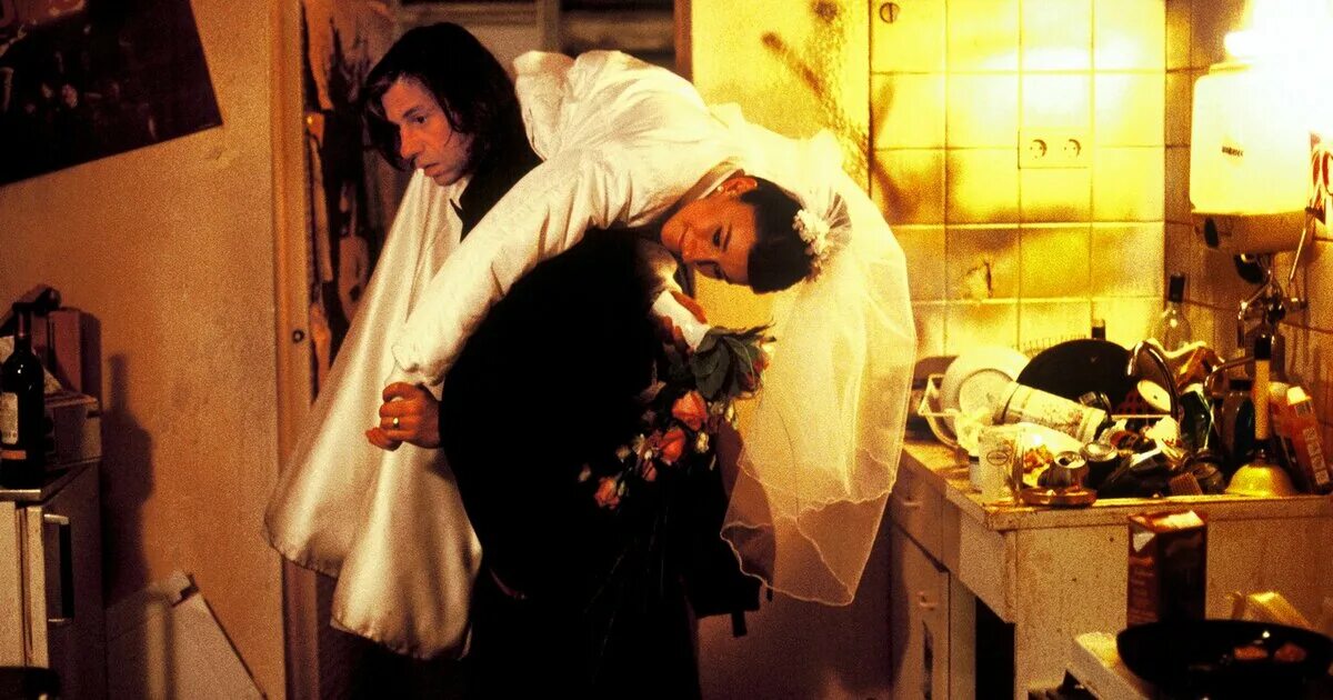 Бироль юнель. Головой о стену 2004. Головой о стену 2004. Сибель кекилли головой о стену. Сибель кекилли головой о стену.