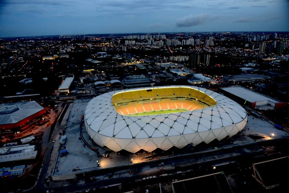 Самые красивые стадионы. Стадион Arena da Amazônia. Стадион Амазония Бразилия. Стадионы Бразилии ЧМ 2014. «Амазония» (Манаус, Бразилия).