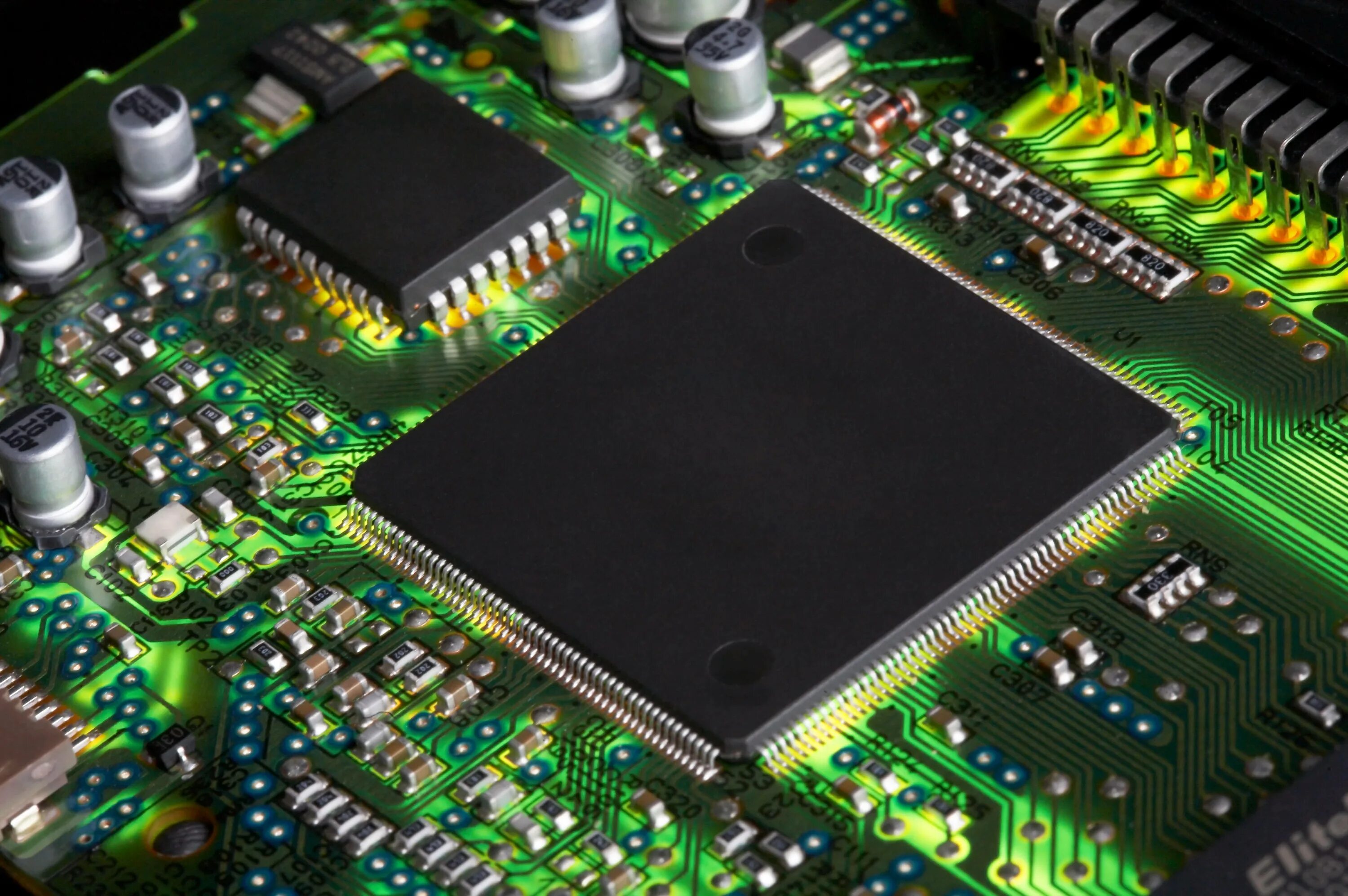 Центральный процессор(cpu-central processor unit). Процессор и микропроцессор. Процессор компьютера. Микропроцессор интел. Микропроцессор интел.