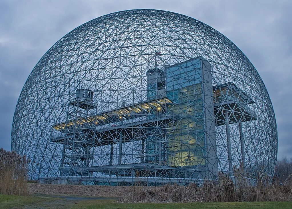 В центре его построено невысокое куполообразное здание. Скайдом проекты. Скайдом три. В центре его построено невысокое куполообразное здание. Бионика геокупол.