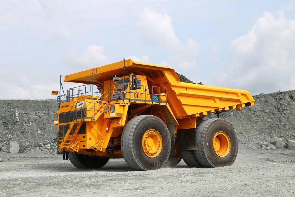 Белаз комацу катерпиллер. Liebherr t284. Угольный грузовик. Белаз 75589. Белаз 75214.