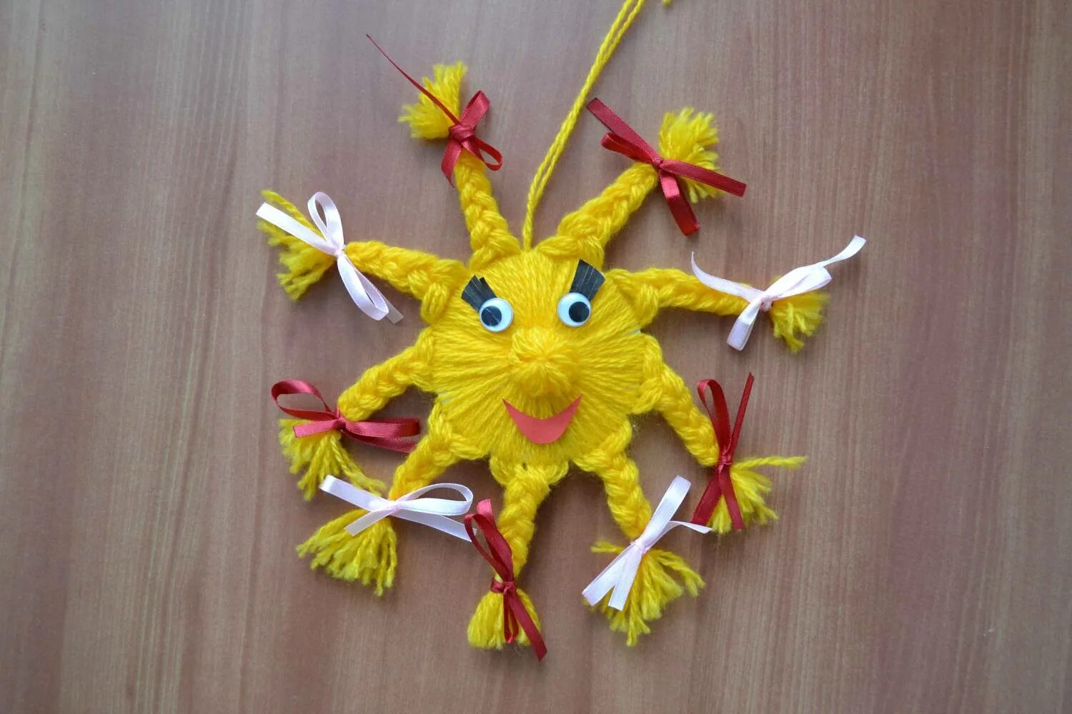 Солнышко из ниток. Поделка солнце своими руками. Поделки на масленицу. Солнышко из ниток. Солнышко из ниток.