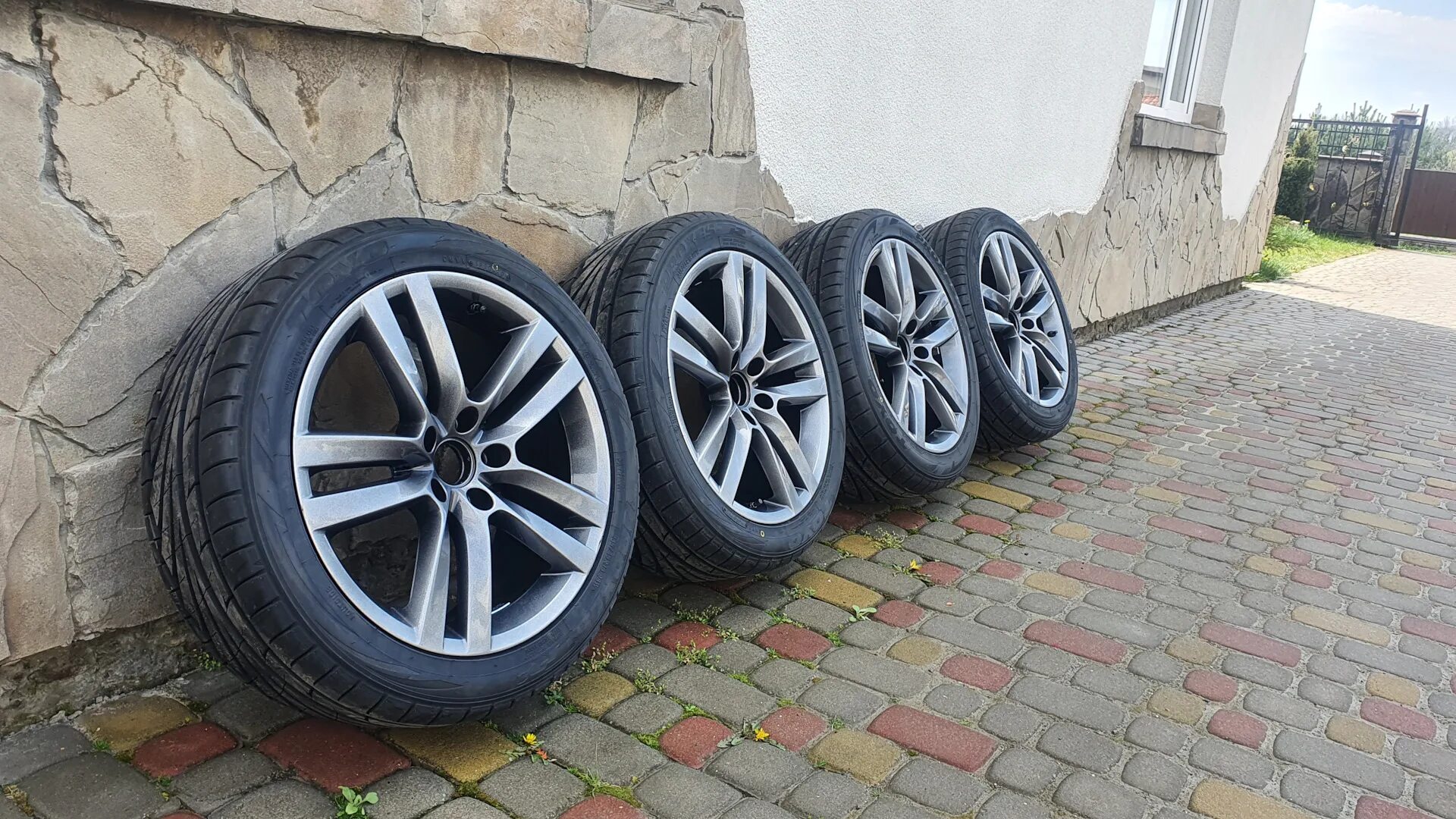 235/45 r18. Диски 235/45 r18. Колеса 235-45-18. 225 45 r18 колесо. Колеса 235 45 r18.