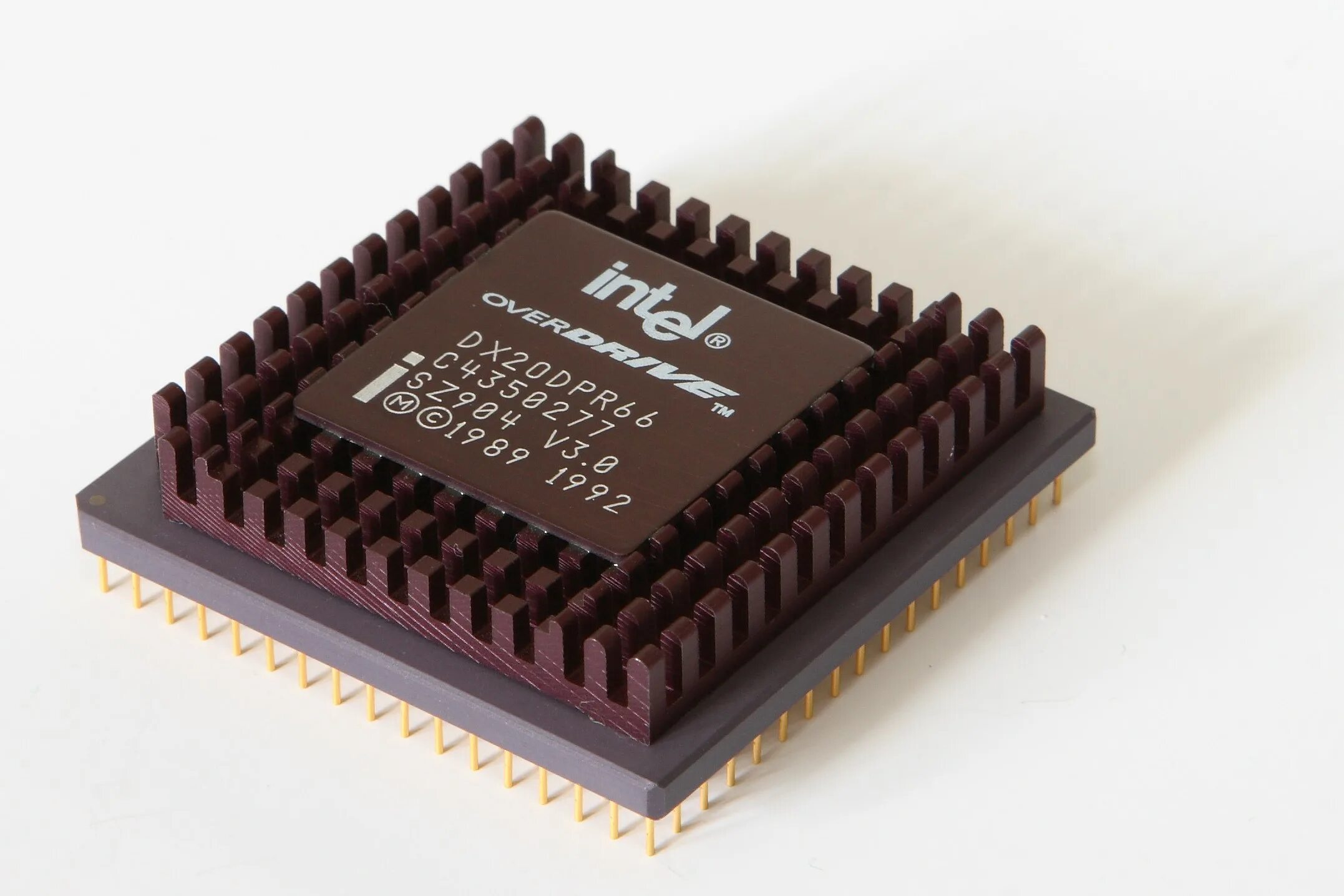 Процессор микропроцессор. Intel 486dx. intel486 overdrive. intel i486 dx2. микропроцессор intel 80486.