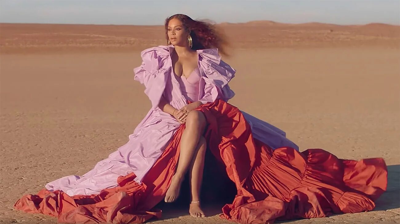 Король певица Beyonce Spirit. Бейонсе Король Лев клип. Бейонсе фотосессия в пустыне. Бьенсе клипы. Замечательный клип