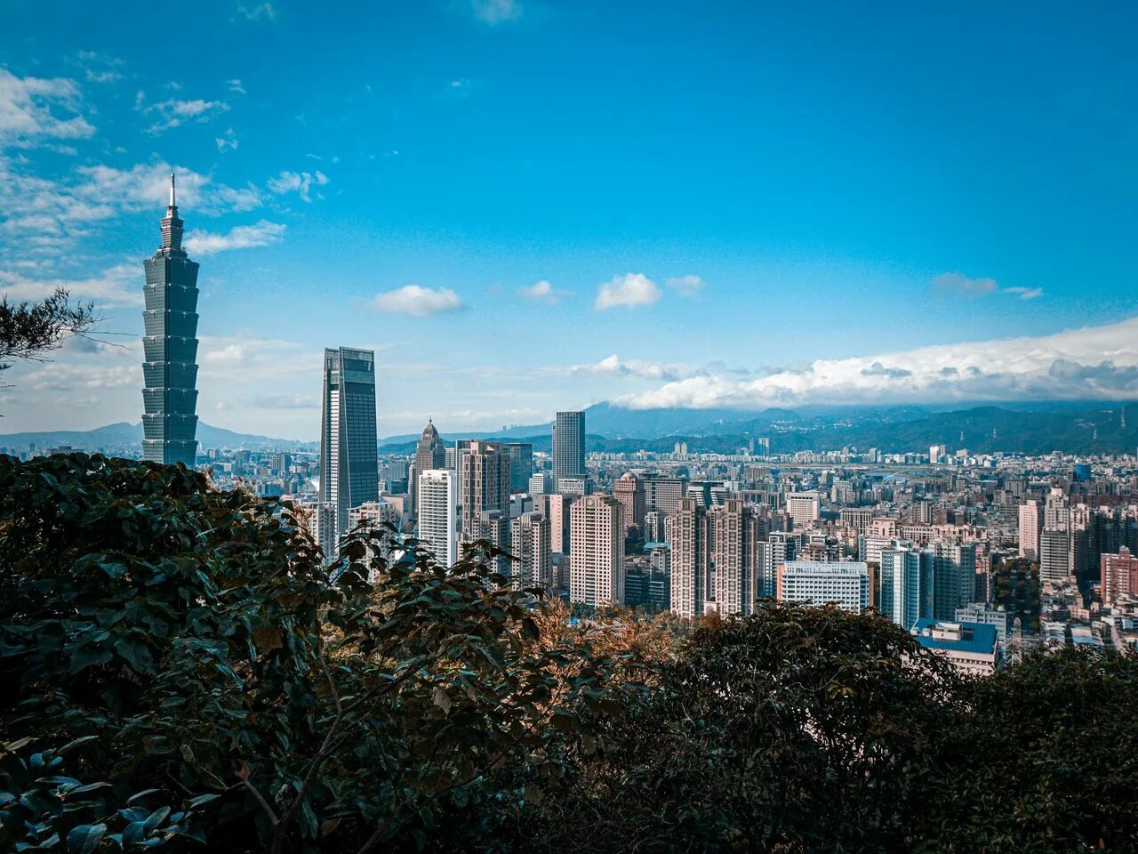 Нью йорк обои. Сан-диего калифорния фото. 600 городов. Небоскреб умеда осака. Оранжевый город 2560х1440.