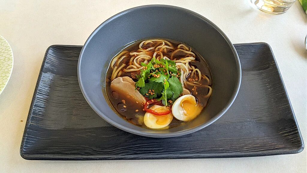 Рамен черный. Рамэн в ярумэне. Чжампон рамён. Рамен адзитама. Рамен в новосибирске.