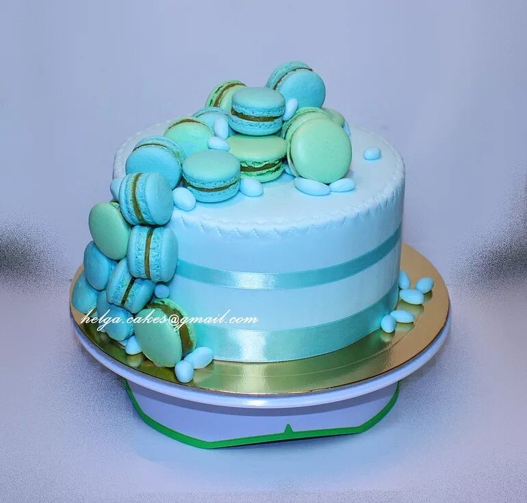 Торт для мальчика 16. Голубой торт для девочки. Оригинальный торт для мальчика. Стильный торт для мальчика. Мастика для торта.