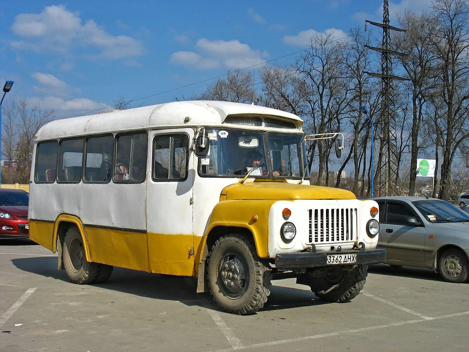 Файл:KAvZ-3270 bus Licence plate 212 ARL in Lennusadam Tallinn 5 August 2016.jpg
