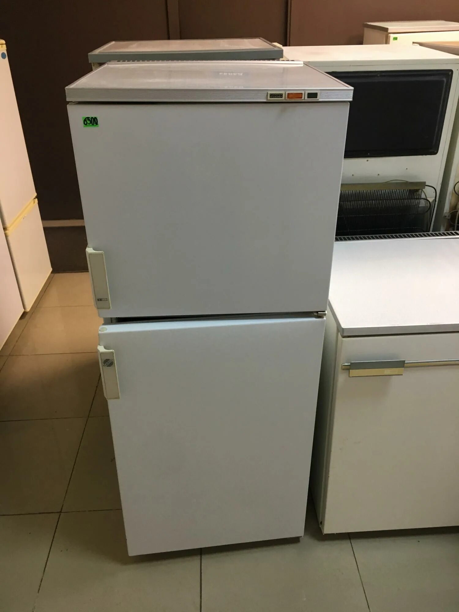 Завод донфрост в днр. Холодильник донецкого производства. Холодильник hiberg rfs-484dxnfy. ,a+,darkinox. Холодильник донецк.