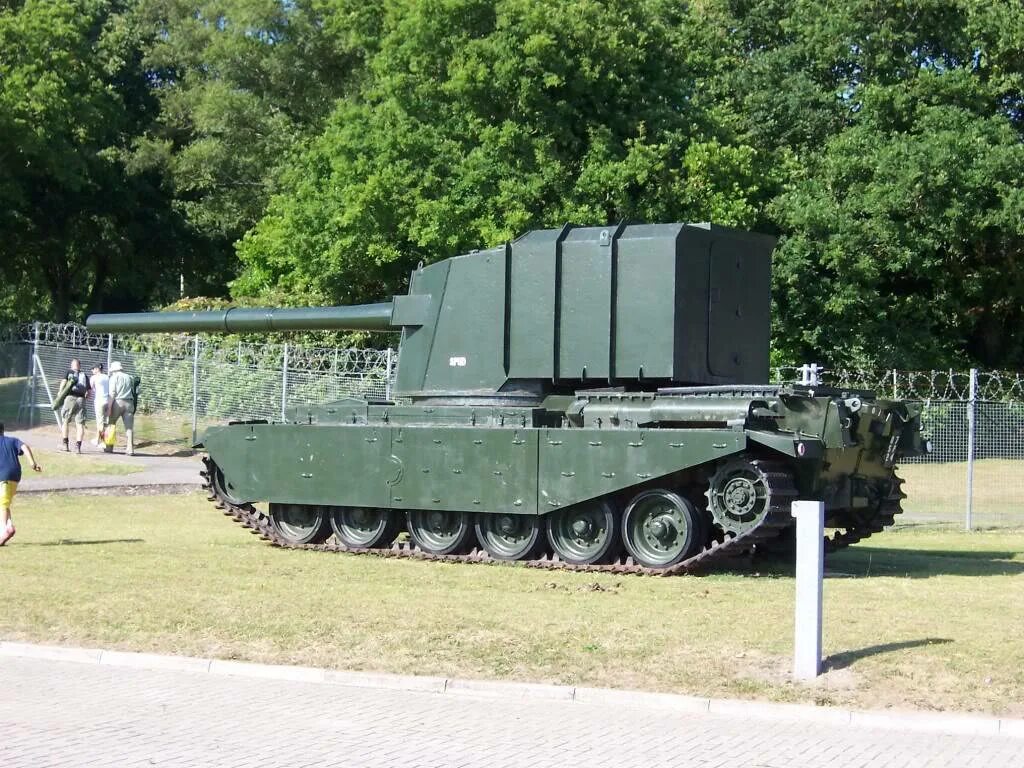 Фв 4005 в реальной жизни. Танк fv4004 conway. fv4005. танк фв 4005. бовингтон fv4005.