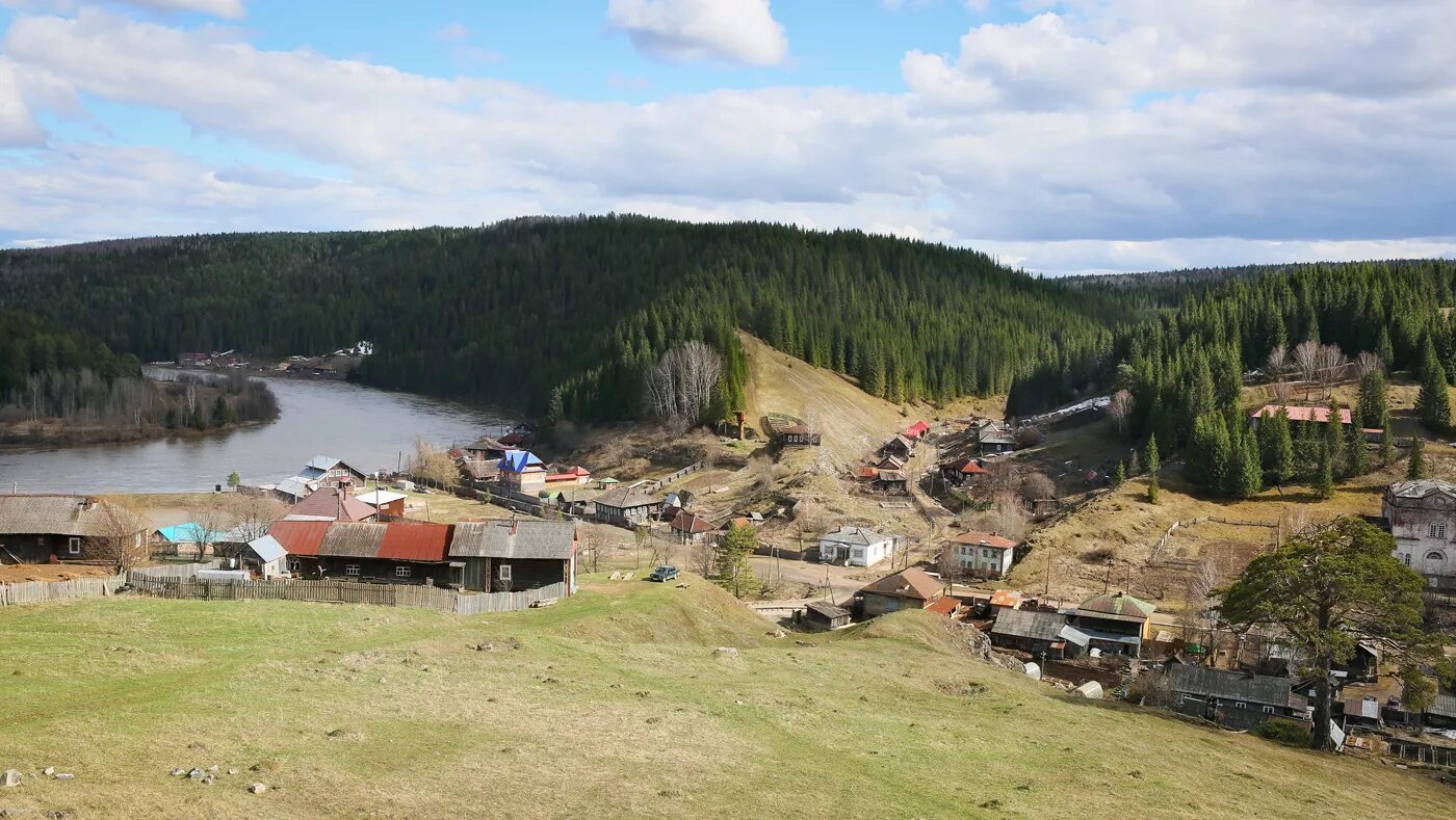 Половинка чусовской. Половинка чусовской. Половинка пермский край. Чусовая река во льду. Станция половинка пермский край.