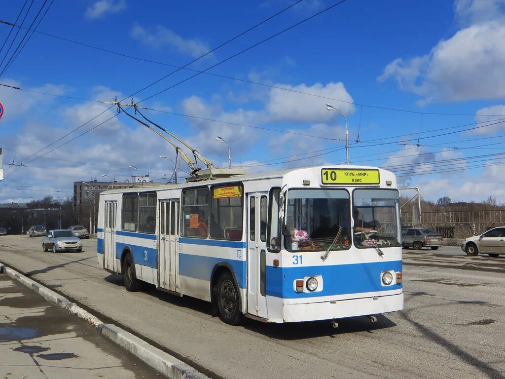 Троллейбус 10 челябинск. ЗИУ 682 Самара. Троллейбус 10 Самара. ЗИУ-10 троллейбус. Троллейбус 10 Новосибирск.