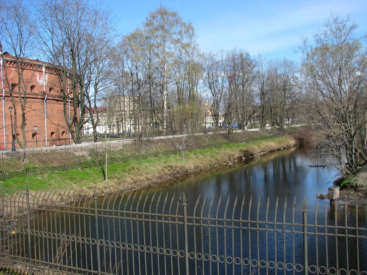 Кронверк это. Кронверк Санкт-Петербург. Кронверк у Петропавловки. Кронверк крепость. Кронверкский вал Петропавловской крепости.