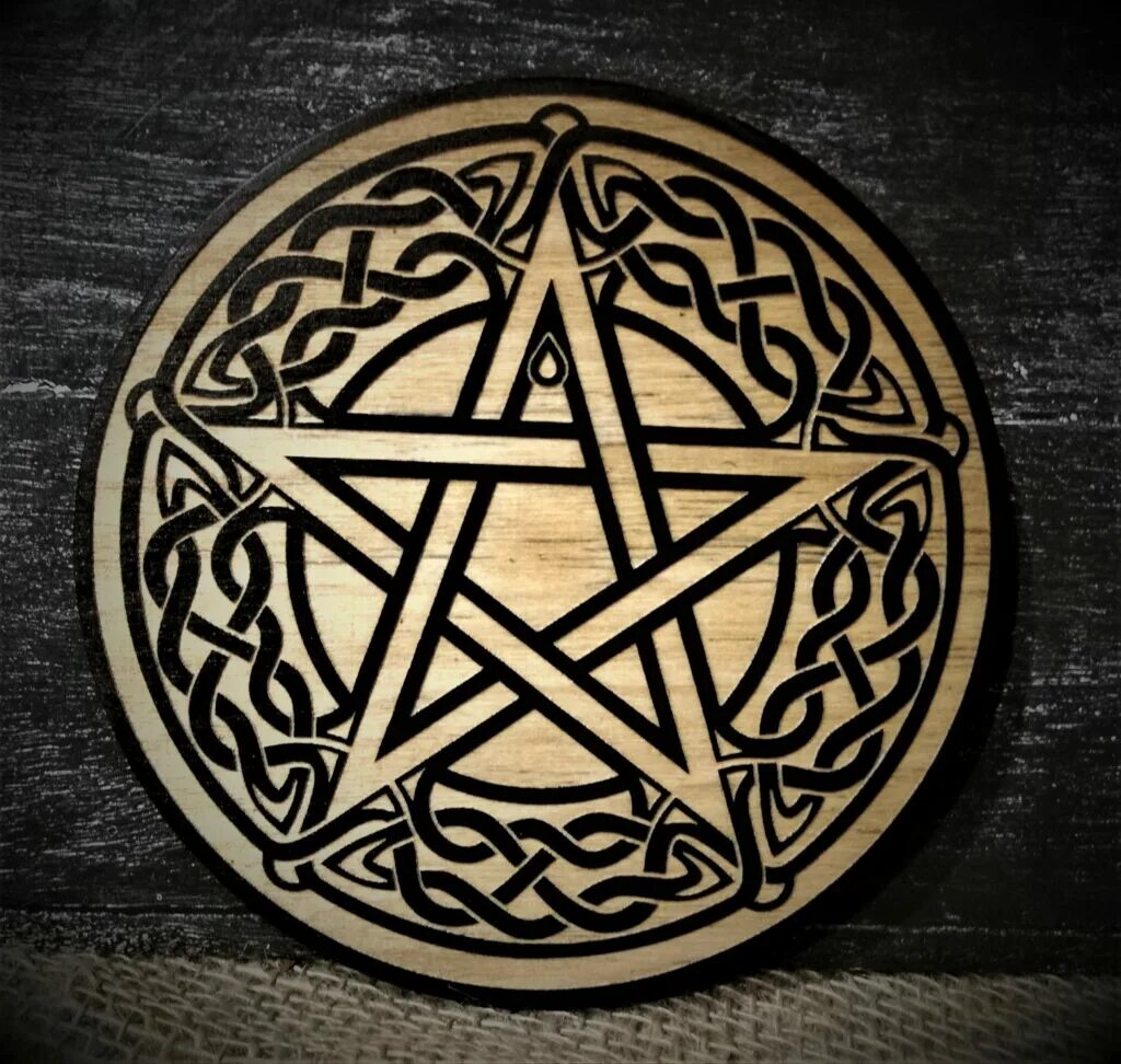 ритуал пентаграммы. нарисовать пентаграмму. пентаграмма. пентаграмма. ротонда на гороховой масонский знак.