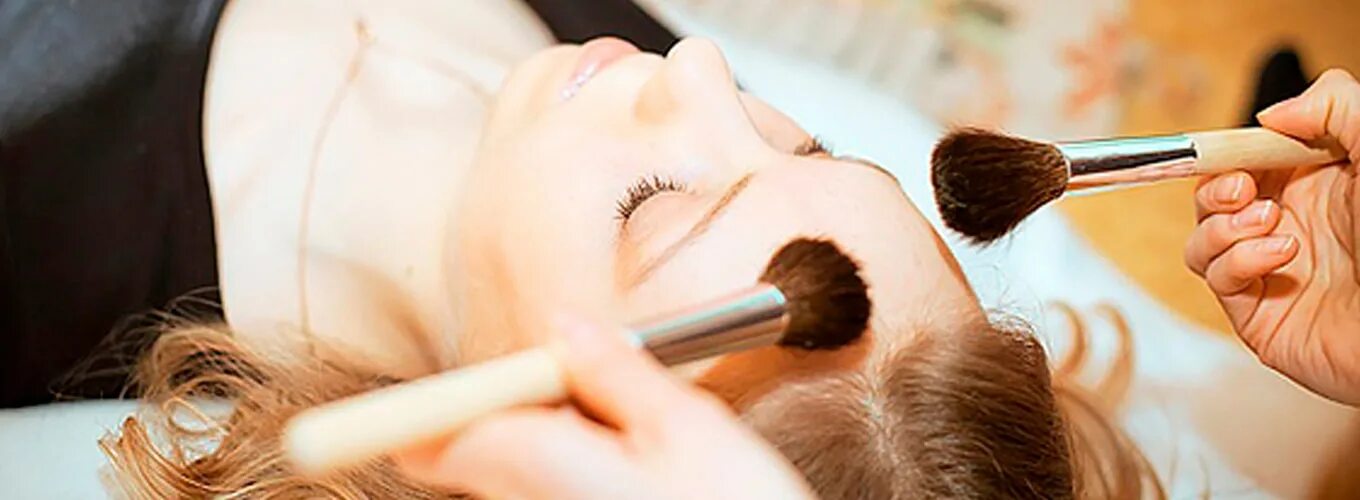 кисточковый массаж. массаж лица кисточками. массаж кисточками тела. кисточковый массаж лица. релакс массаж кисточками.