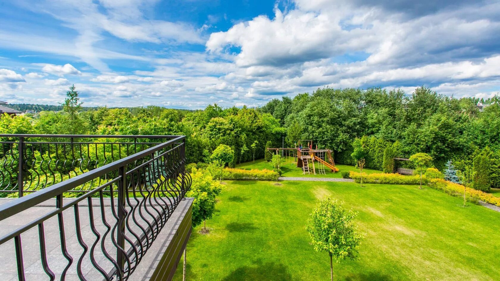 участок 700 квадратных метров