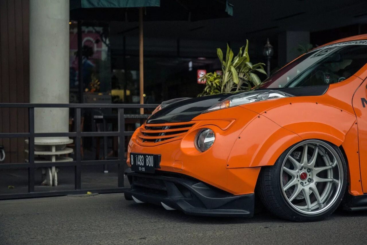 Nissan Juke Tuning. Nissan Juke стенс. Nissan Juke тюнингованный. Nissan Juke Nismo stance. Жук тюнинг