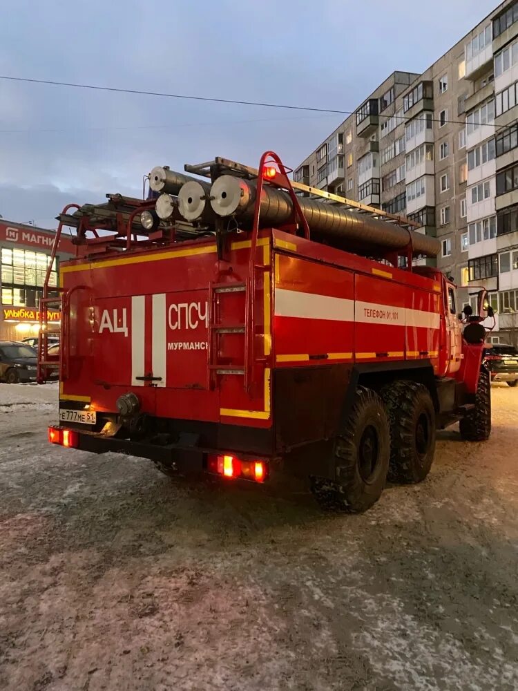 Пожарно спасательный киров. Тревога пожар. Пожар на даче. Пожарная тревога. Сгоревший дачный домик.