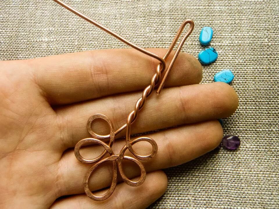 Изготовление изделий из проволоки. Декоративные изделия из проволоки. Медный браслет wire wrap. Изготовление изделий из проволоки. Изделия из проволоки.