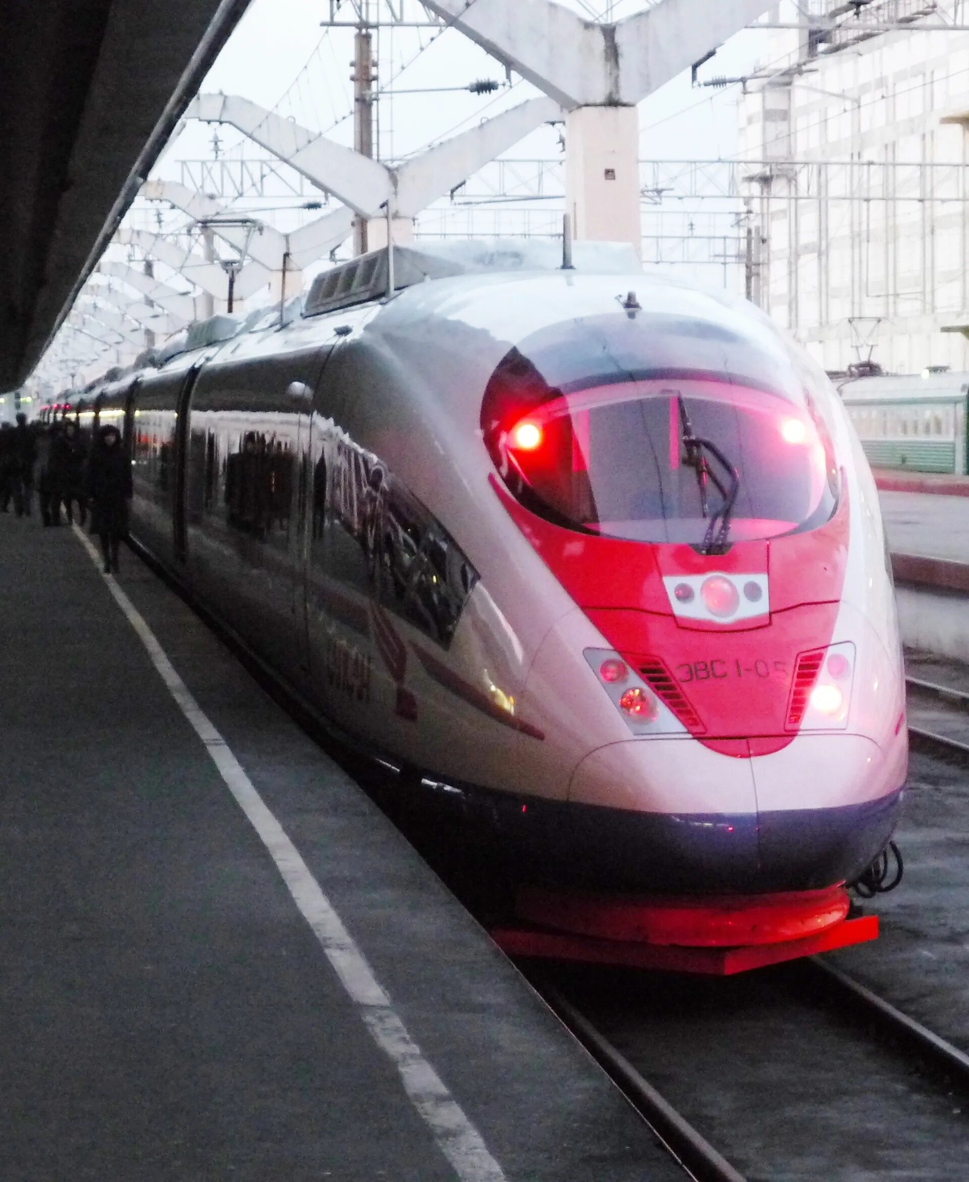 Сапсан 768а. Сапсан москва санкт-петербург. Сапсан поезд. Скоростной поезд до питера из москвы. Октябрьская железная дорога сапсан.