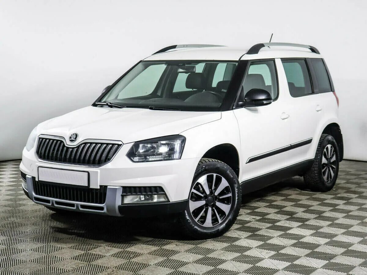 1 автомобиль шкода. Skoda Yeti White. Skoda Yeti 2022. Шкода Йети 2015. Шкода етти белая.