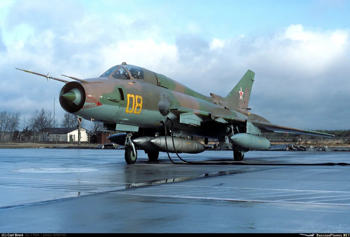 Су-17м4. Су-17 самолет. Су-17м4 ВВС ГДР. Су-17м4 вооружение.